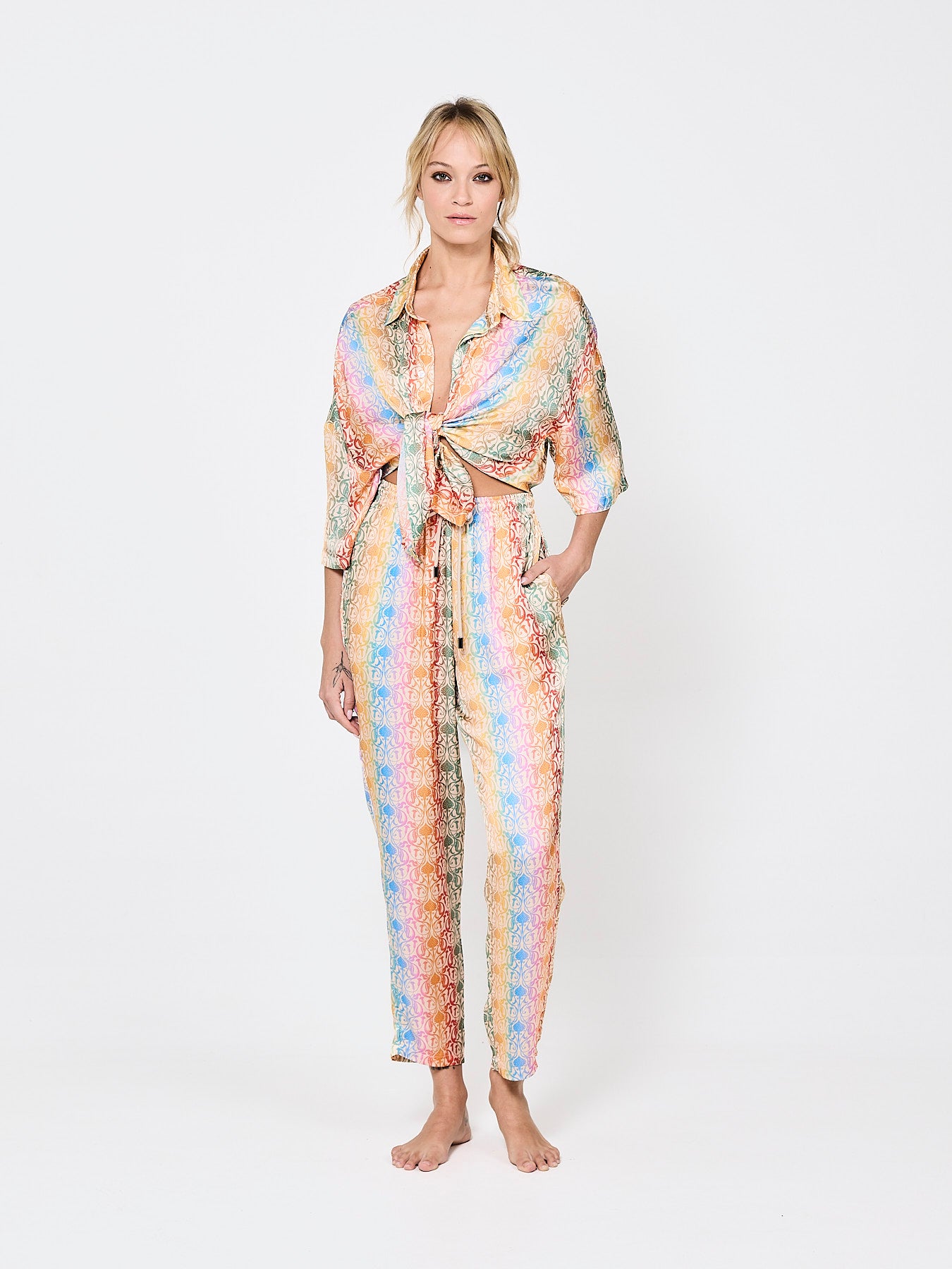 Nice Rainbow Silk Full Outfit (Woman)