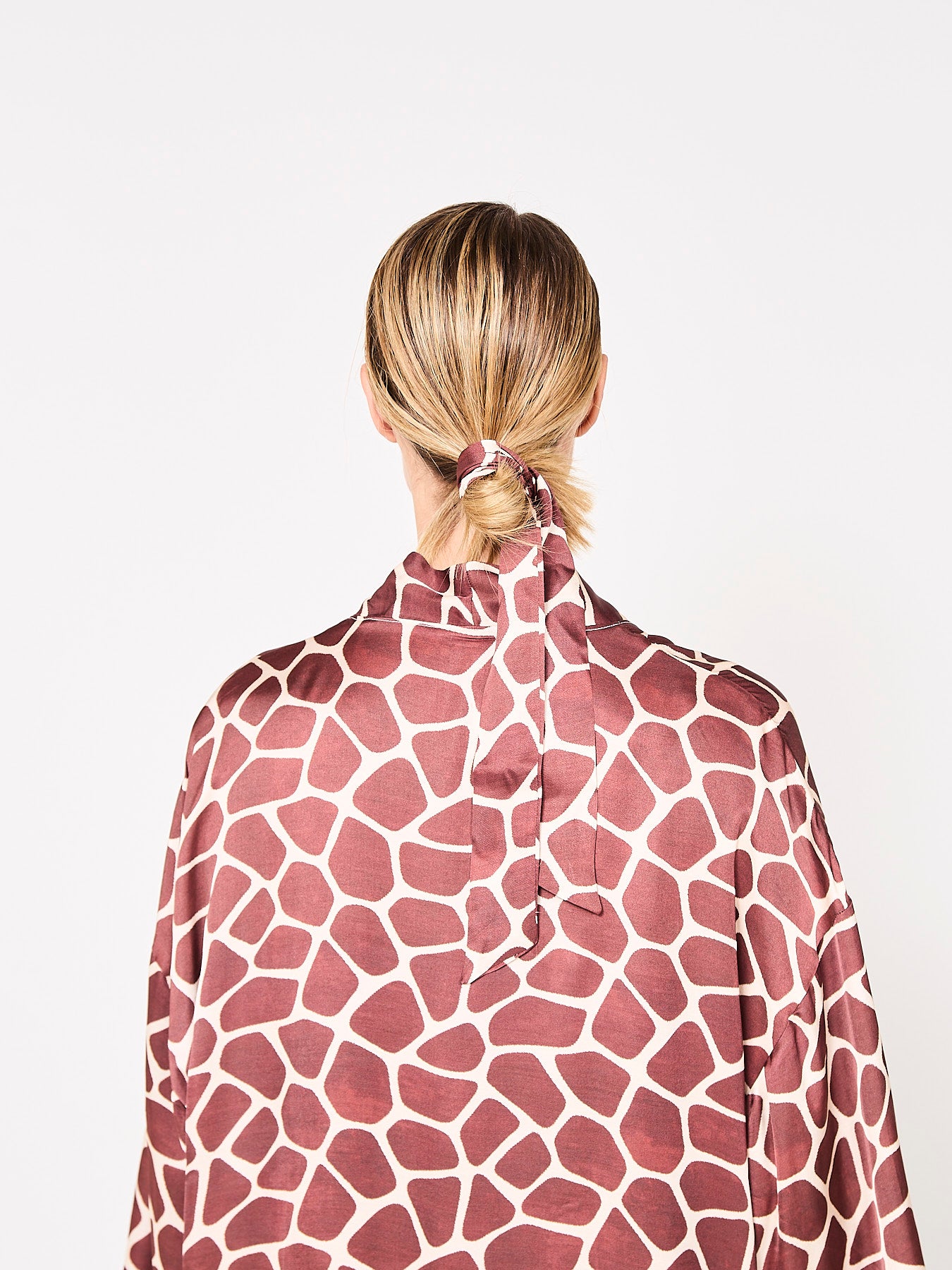 Giraffe Hexagon Silk Kimono (Woman)