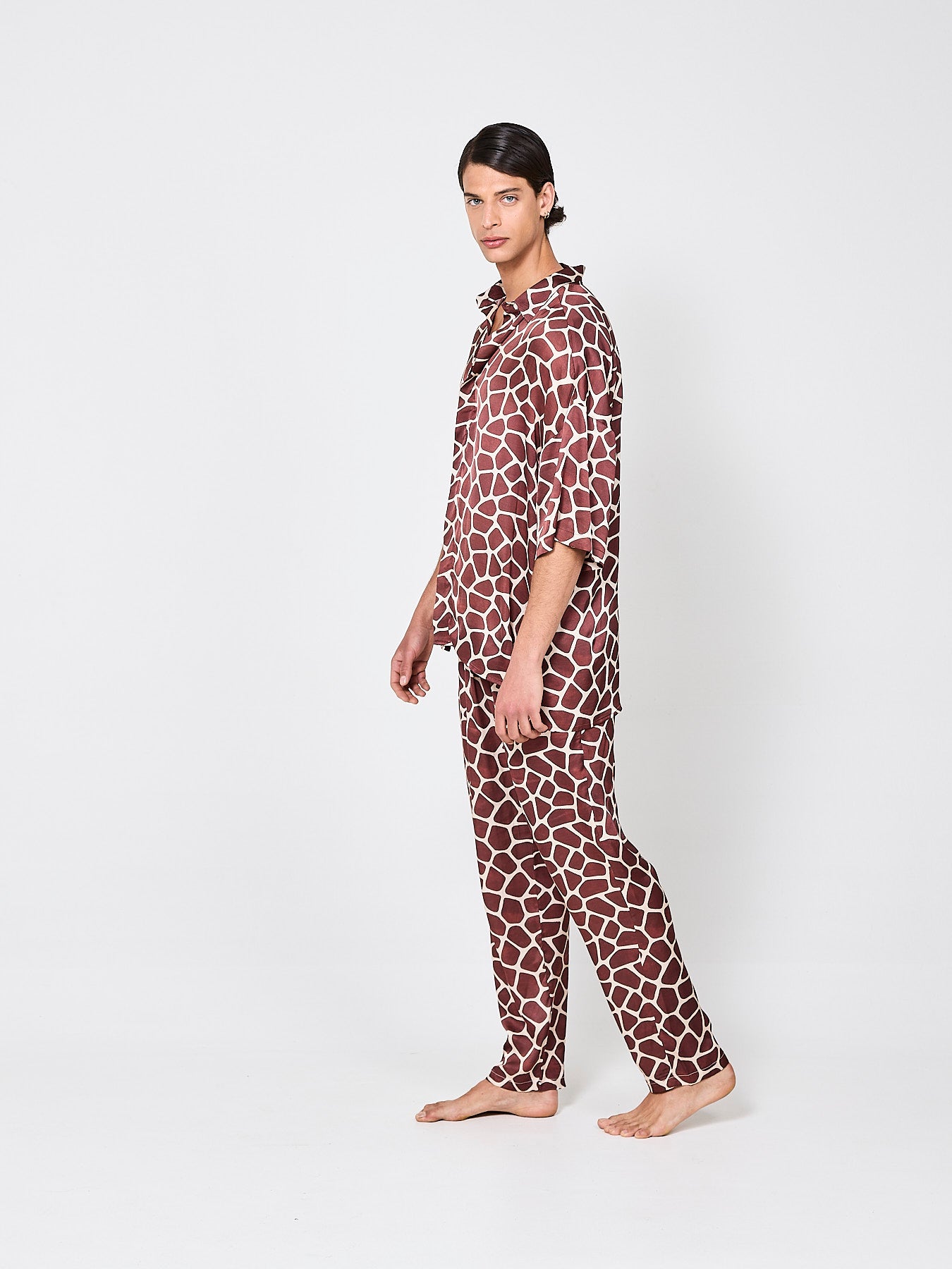 Giraffe Hexagon Silk Full Outfit (Man)